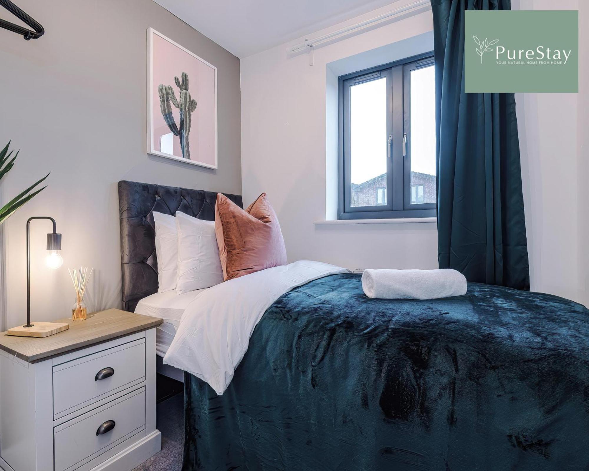 Stunning Five Bedroom Manchester House With Free Parking By Purestay Short Lets & Serviced Accommodation Exterior foto