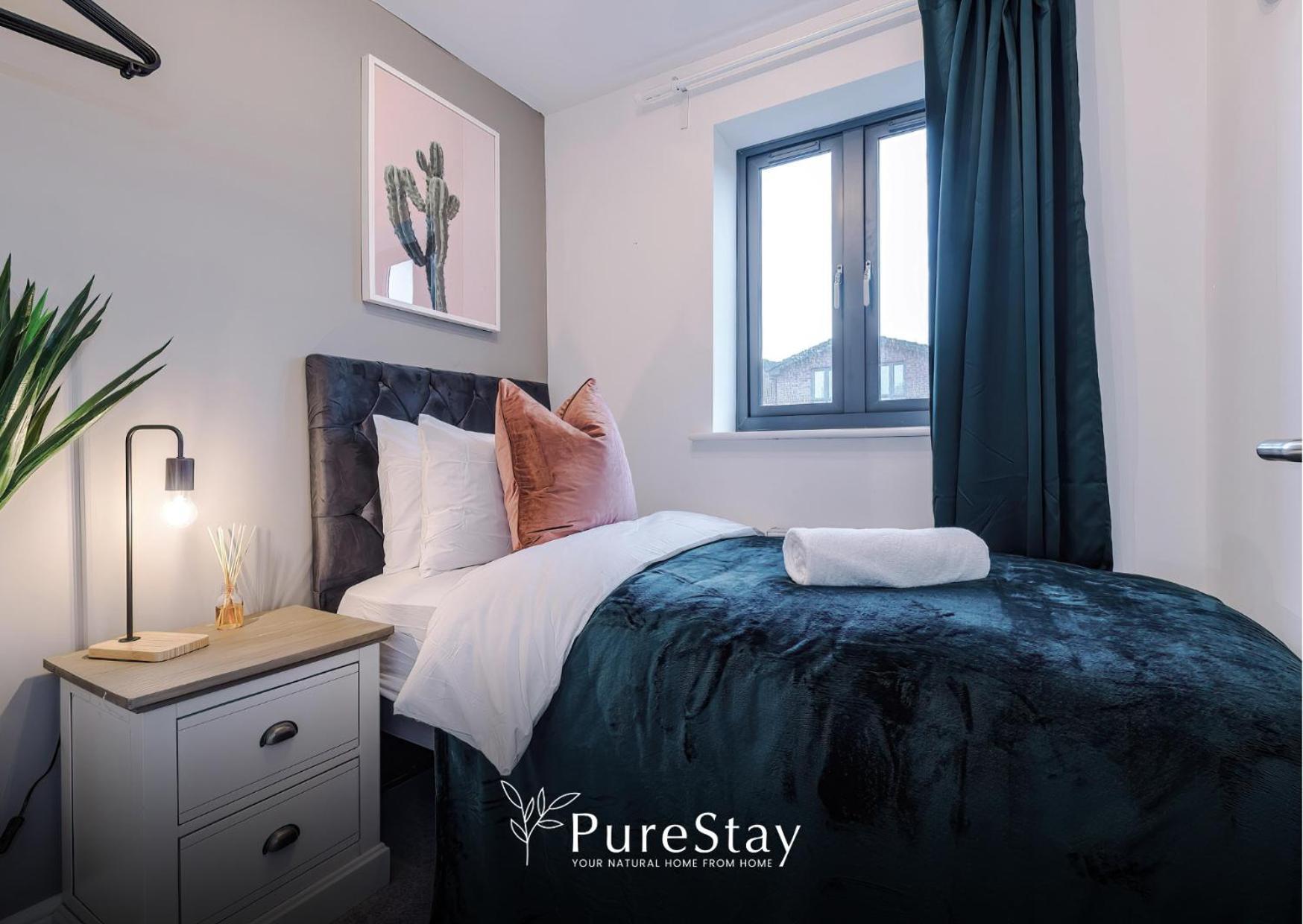 Stunning Five Bedroom Manchester House With Free Parking By Purestay Short Lets & Serviced Accommodation Exterior foto